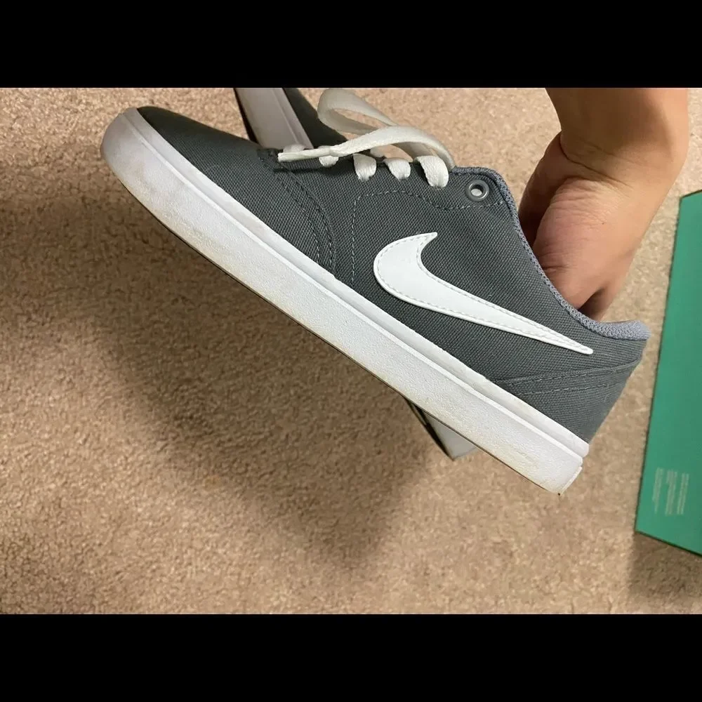 Nike SB Check Solarsoft Gray Canvas Shoe - Picture 6 of 7
